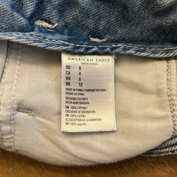 American Eagle Mom Short Paper Bag High Waist Button Fly, size 8 - Picture 3 of 3